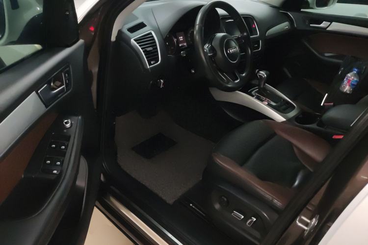 Used Audi Q5 2017 Plus 40 TFSI Technology Model
