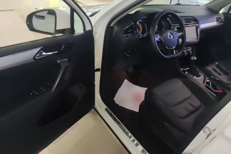 Used Volkswagen Tiguan L 2020 330TSI Automatic Two-Wheel Drive Smart Luxury Edition China VI Standard
