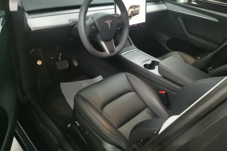 Used Tesla Model Y 2024 Rear-Wheel-Drive Version Left Front Seat