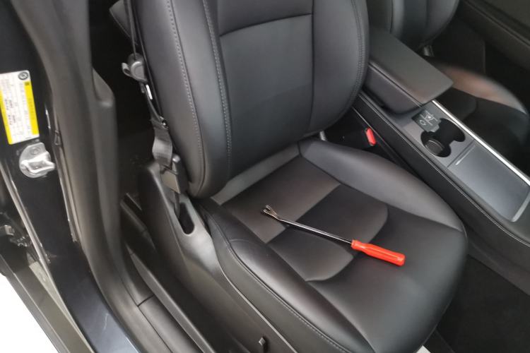 Used Tesla Model Y 2024 Rear-Wheel-Drive Version Right Front Seat