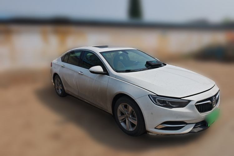 Used Buick Regal 2017 20T Luxury Model Front Right 45 Deg