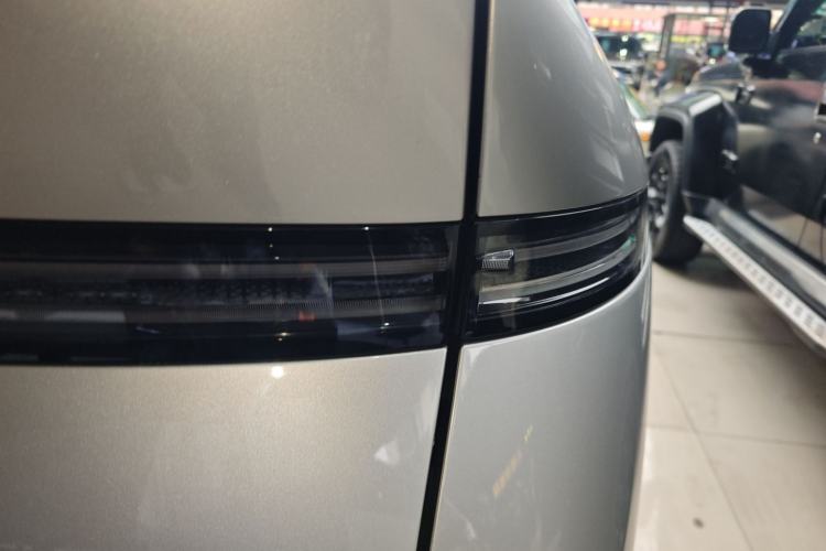 Used XPeng X9 2024 702 Ultra-Long Range Pro