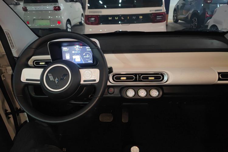 Used Wuling Hongguang MINIEV 2024 3rd Generation 215km Youth Edition