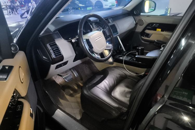 Used Land Rover Range Rover 2022 3.0 L6 360 PS Legacy Edition
