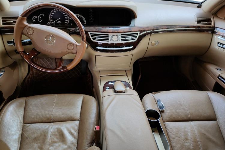 Used Mercedes-Benz S-Class 2008 S 500 L Center Console