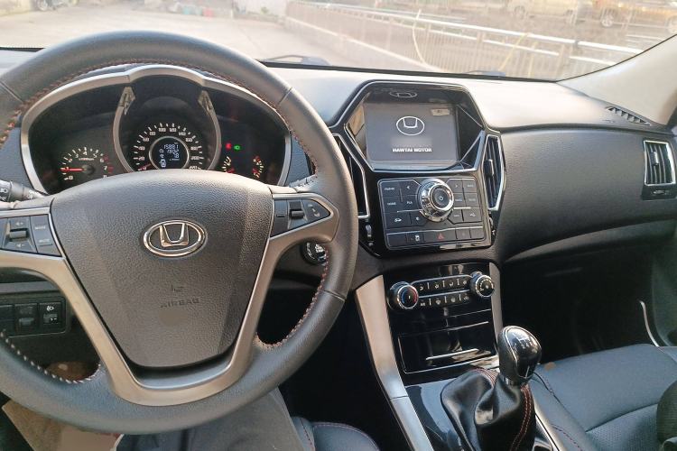 Used Huatai Santa Fe 2016 1.5T Gasoline Manual Two-Wheel Drive Smart Enjoyment i3 Model
