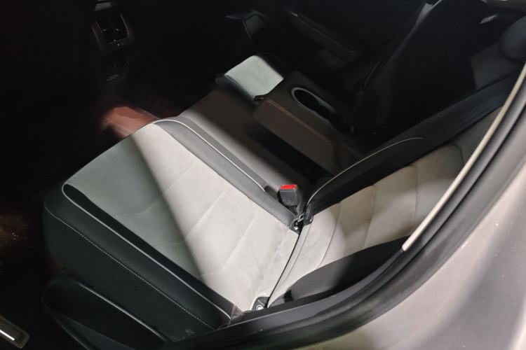 Used Volkswagen Tayron X 2020 330TSI Two-Wheel Drive Luxury Smart Connectivity Version Left Rear Seat