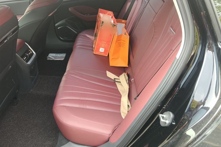 Used Hongqi H5 2023 2.0T Automatic Smart Connect Flagship Edition Left Rear Seat