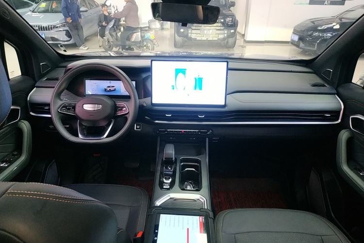 Used Geely Auto Haoyue L 2024 2.0T DCT Prestige Version Center Console