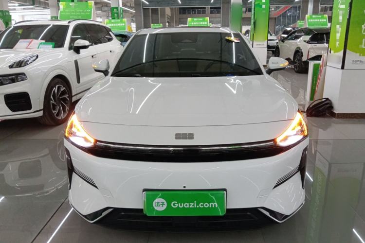 Used Geely Galaxy L6 2024 125km PLUS Dragon Edition Front