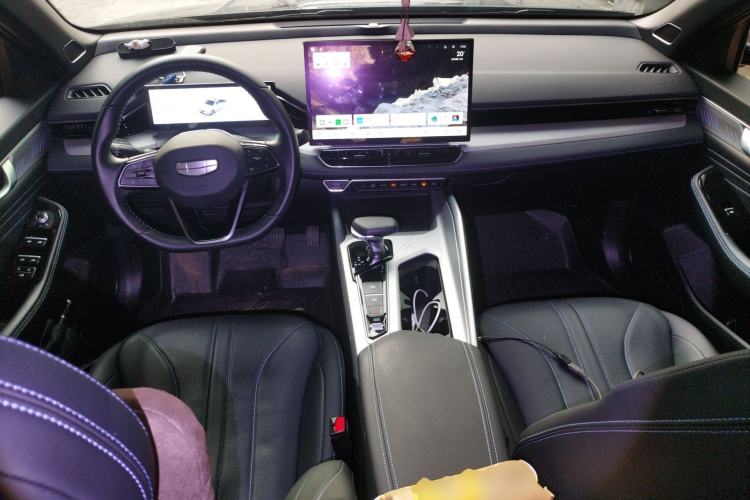 Used Geely Auto Preface 2025 Dongfang Yao 1.5TD Kunlun Edition Center Console