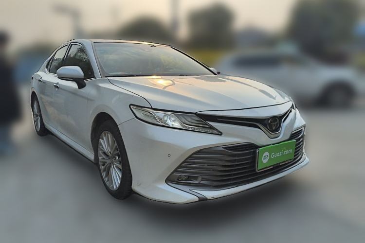 Used Toyota Camry 2018 2.5G Luxury Edition Front Right 45 Deg