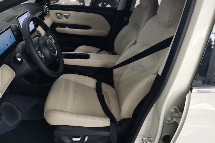 Used Wuling Bingo PLUS 2024 401 km Range 5-Seater Version Left Front Seat