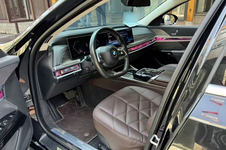Used BMW 7 Series 2023 735Li Luxury Package Interior 2