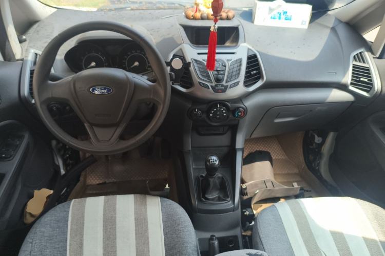 Used Ford EcoSport 2013 1.5L Manual Comfort Model Center Console