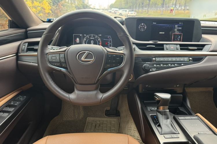 Used Lexus ES 2018 200 Excellence Edition China V Standard
