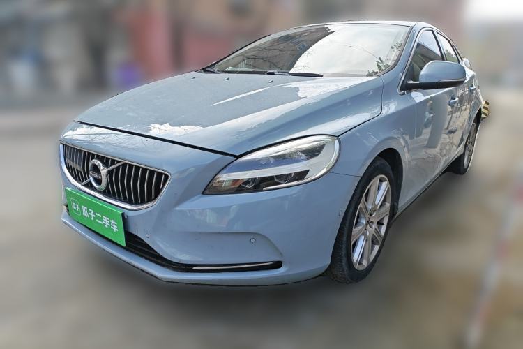 Used Volvo V40 2019 T3 Smart Luxury Edition