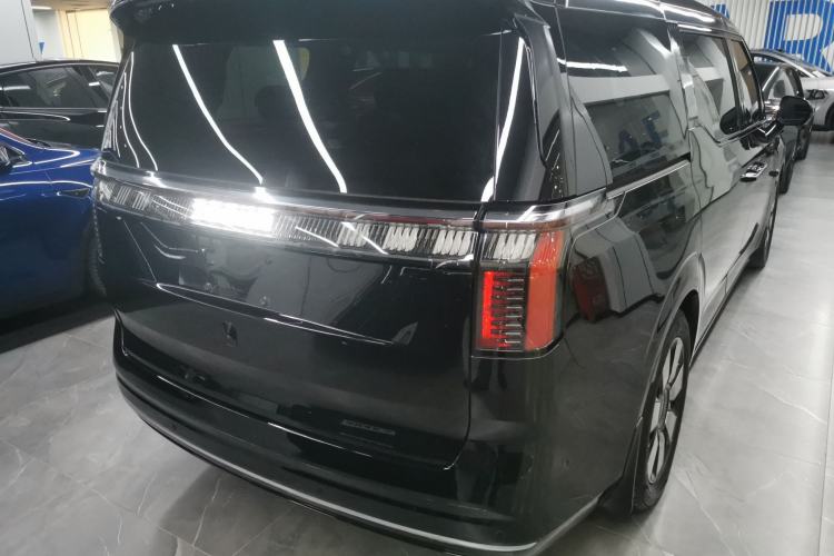 Used Zeekr 009 2024 Six-Seat Executive Version 4WD 108 kWh
