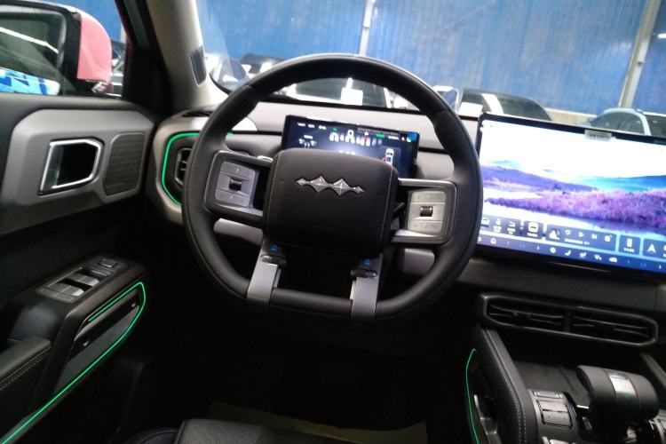 Used Formula Leopard Titanium 3 2025 501KM All-Wheel Drive Intelligent Driving Ultra Version Steering Wheel