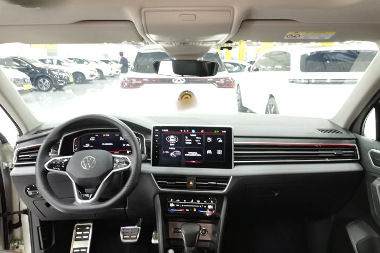 Used Volkswagen Tiguan L 2023 Restyled 330TSI Automatic Two-Wheel Drive R-Line Flagship Edition Center Console