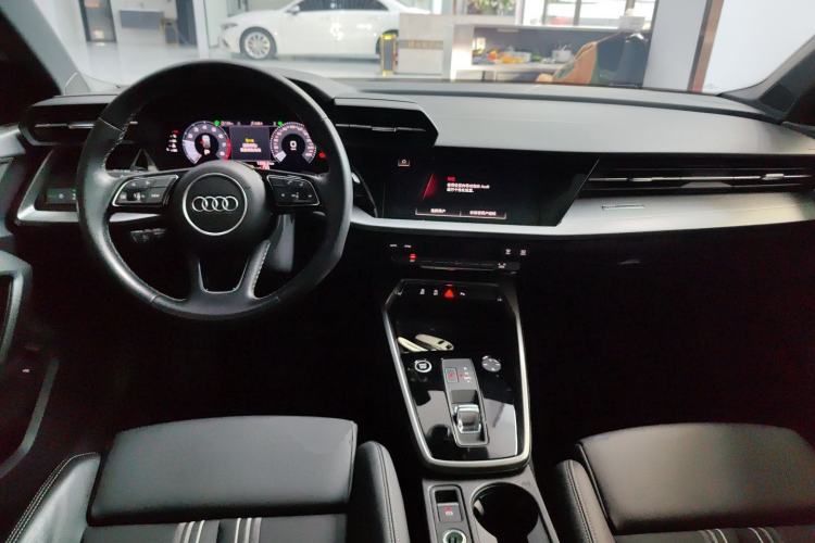 Used Audi A3 2023 Sportback 35 TFSI Fashionable Sports Model Center Console