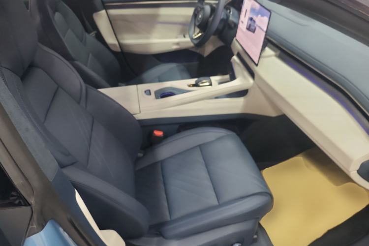 Used Zeekr 001 2025 YOU Edition 100 kWh All-Wheel Drive
