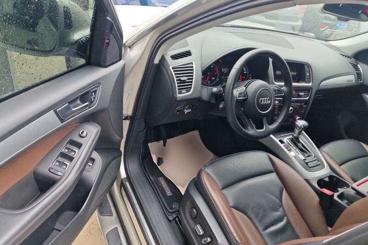 Used Audi Q5 2018 Collector's Edition 40 TFSI Technology Model