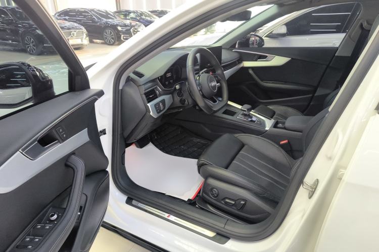 Used Audi A4L 2022 40 TFSI Luxury Dynamic Model