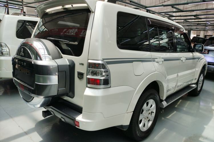 Used Mitsubishi Pajero 2018 3.0L Automatic Standard Edition Rear Right 45 Deg