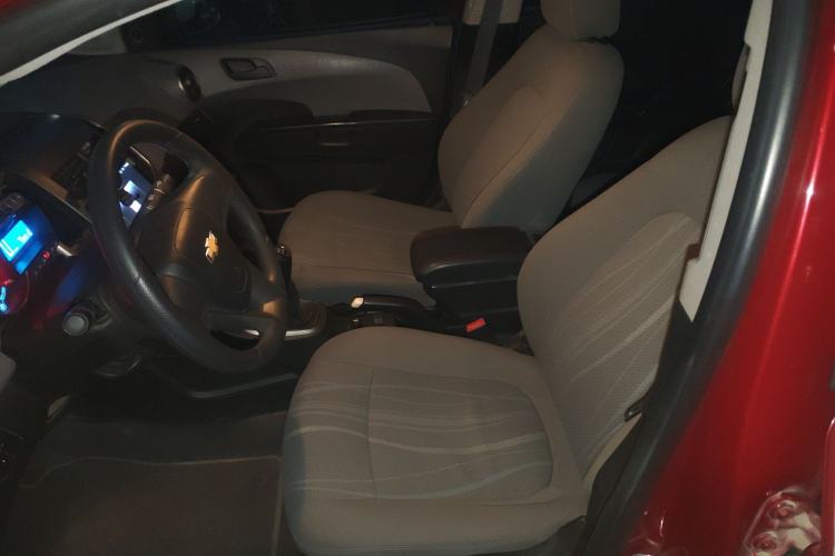 Used Chevrolet Aveo Sonic 2011 Sedan 1.4L MT SL
