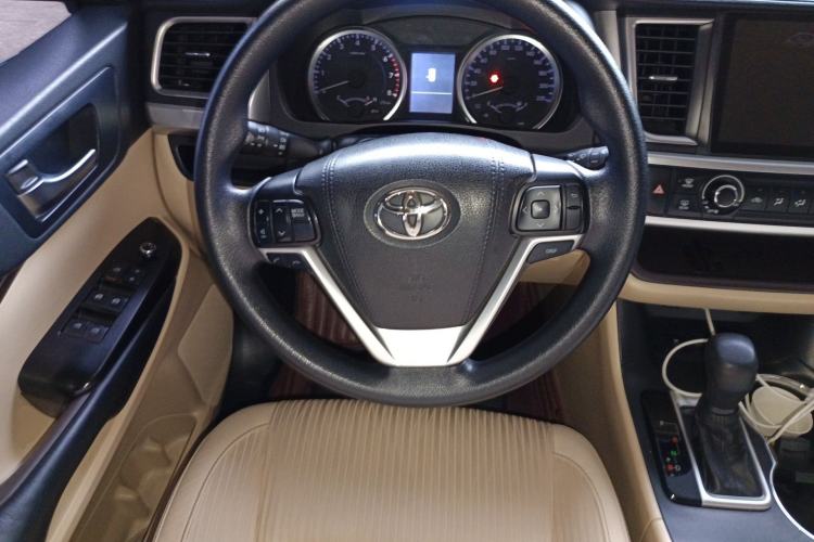 Used Toyota Highlander 2018 2.0T Four-Wheel Drive Elite Edition 7 Seats China V Standard Steering Wheel
