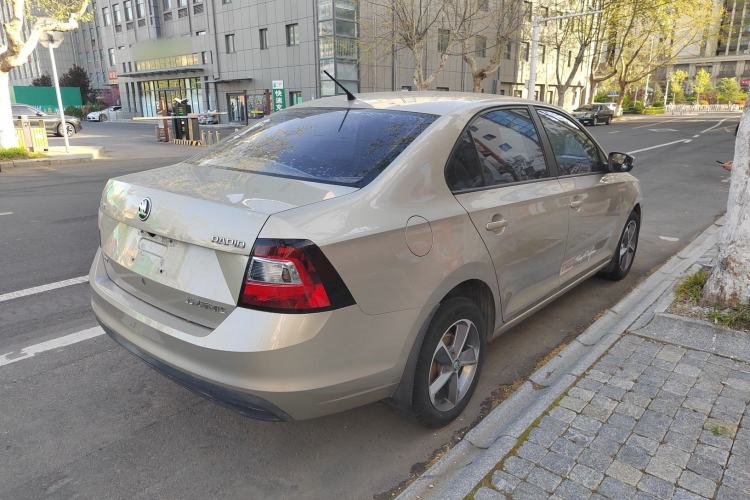 Used Skoda Rapid 2018 1.6L Manual Standard Edition
