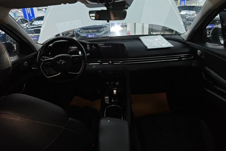 Used Hyundai Elantra 2021 1.5L CVT LUX Prestige Edition