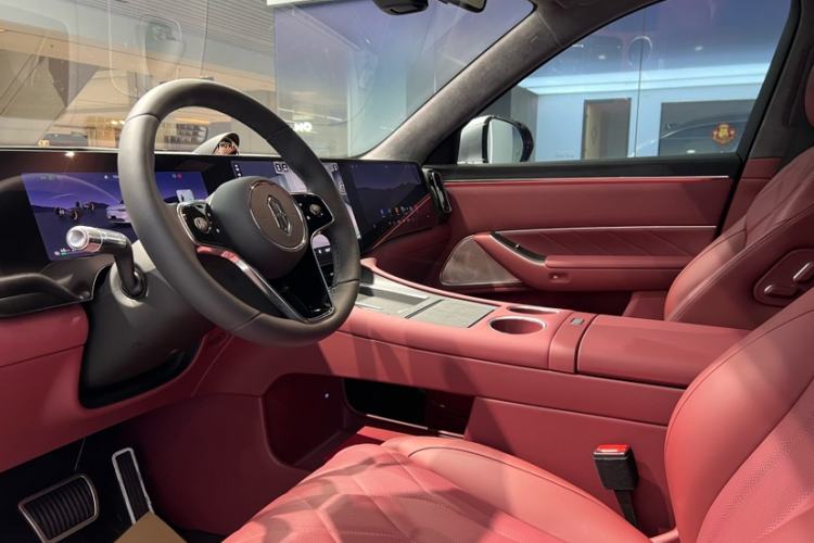 Used Hima AITO M8 2025 Extended-Range Ultra Version 53.4 kWh 6-Seater Edition