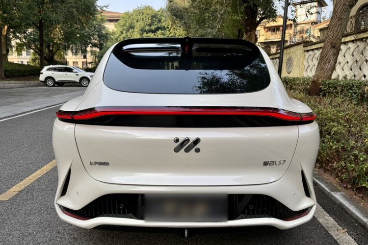 Used IM LS7 2023 90 kWh Elite Rear-Drive Version