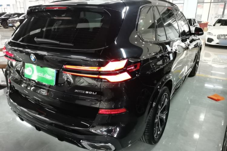 Used BMW X5 2023 xDrive 30Li Luxury M Sport Night Edition Package Rear Right 45 Deg