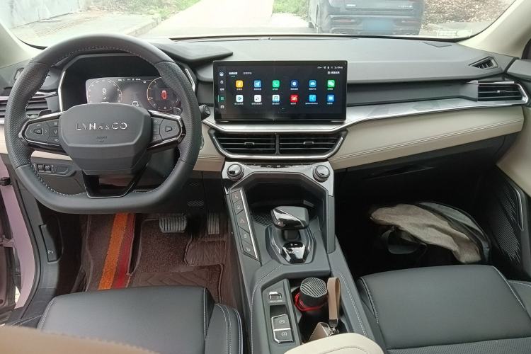 Used Lynk & Co 06 2023 Remix 1.5T Shero Center Console