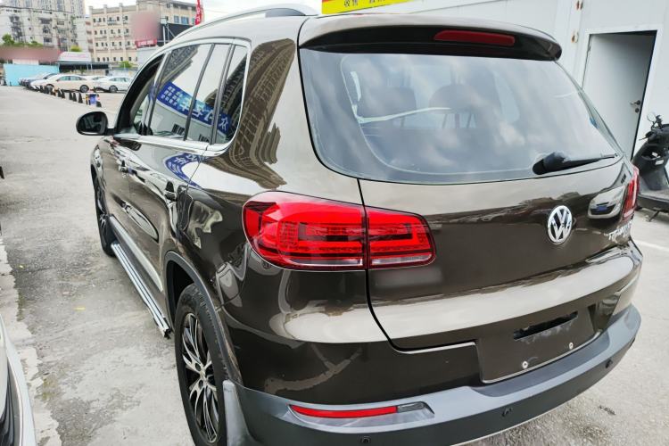 Used Volkswagen Tiguan 2015 1.8TSI Automatic All-Wheel-Drive Luxury Model Rear Left 45 Deg