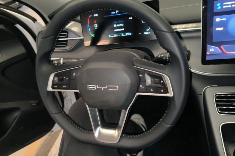 Used BYD Destroyer 05 2024 Honor Edition DM-i 120KM Luxury Model Steering Wheel