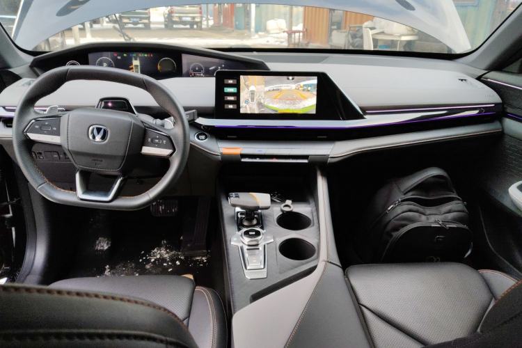 Used Changan UNI-V 2022 1.5T Prestige Version
