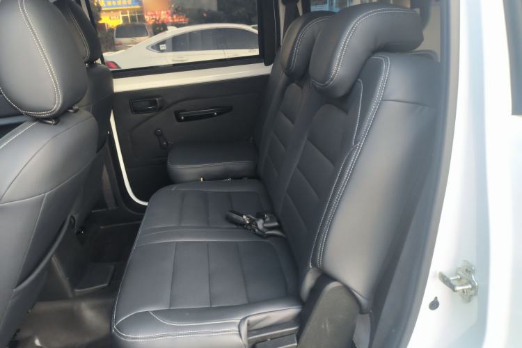 Used Wuling Hongguang PLUS 2020 1.5L Manual Standard Edition 5 Seats Interior 4