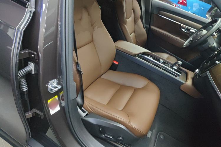 Used Volvo V90 2022 Cross Country B5 AWD Smart Range Edition