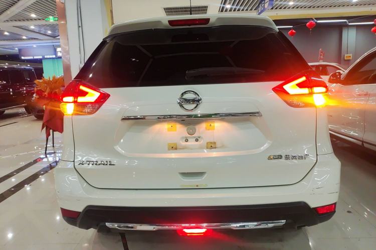 Used Nissan X-Trail 2023 Classic 2.0L Two-Wheel Drive Smart Connect Premium Edition
