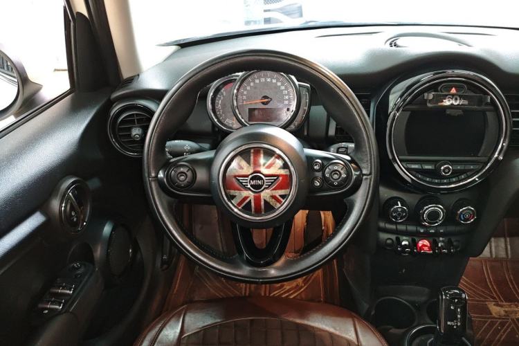 Used MINI 2019 1.5T ONE Five-Door Edition Steering Wheel