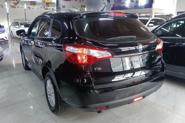 Used Venucia T70 2016 2.0L CVT Smart Choice Edition
