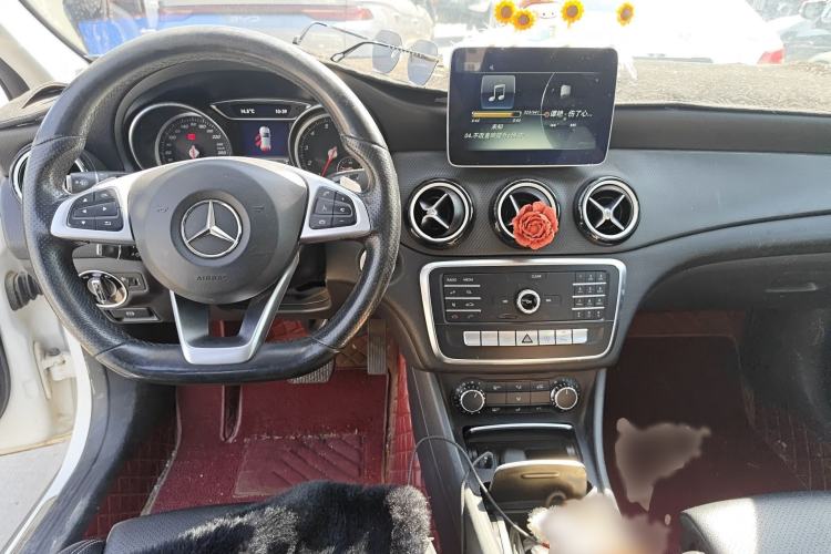 Used Mercedes-Benz GLA 2019 GLA 200 Dynamic Edition Interior 2