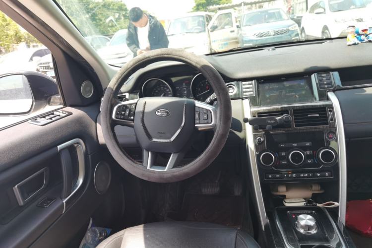 Used Land Rover Discovery Sport 2019 240 PS SE Version China V Standard Steering Wheel