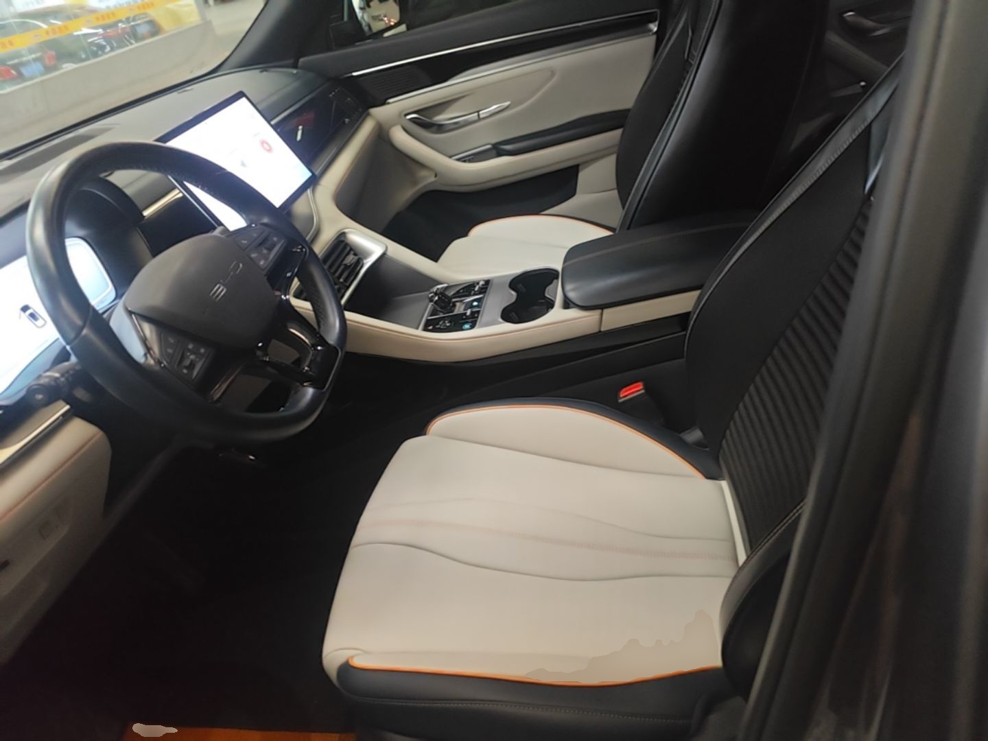 BYD Song PLUS New Energy 2024 HONOR Edition DM-i 110km Flagship Model — снимка 17