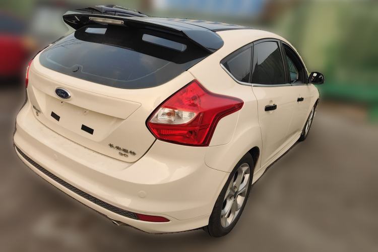 Used Ford Focus 2012 Hatchback 2.0L Manual Luxury Sport Model
