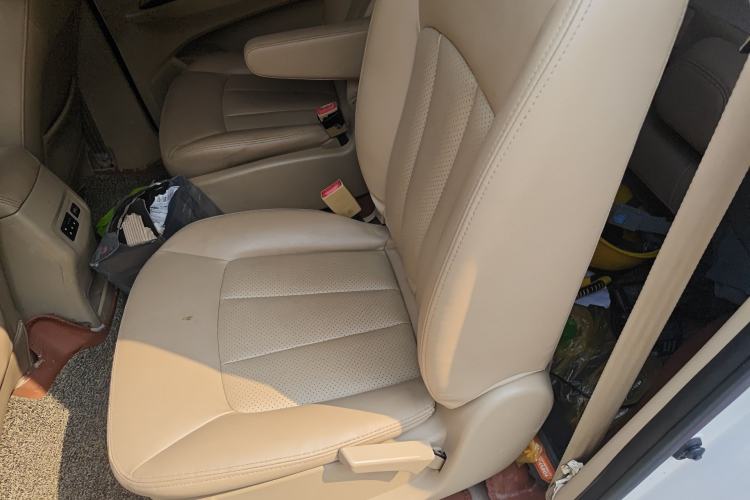 Used Baojun 730 2016 1.5T Manual Comfort Version 7 Seats Left Rear Seat